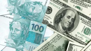 Dólar encerra semana em alta de 1,08%, acumulando 2,50% de valorização no mês